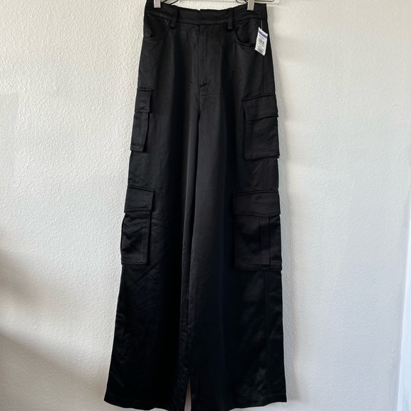 Favorite Daughter Meteorite Black Satin Cargo women’s Pants Size 0 - Picture 3 of 12